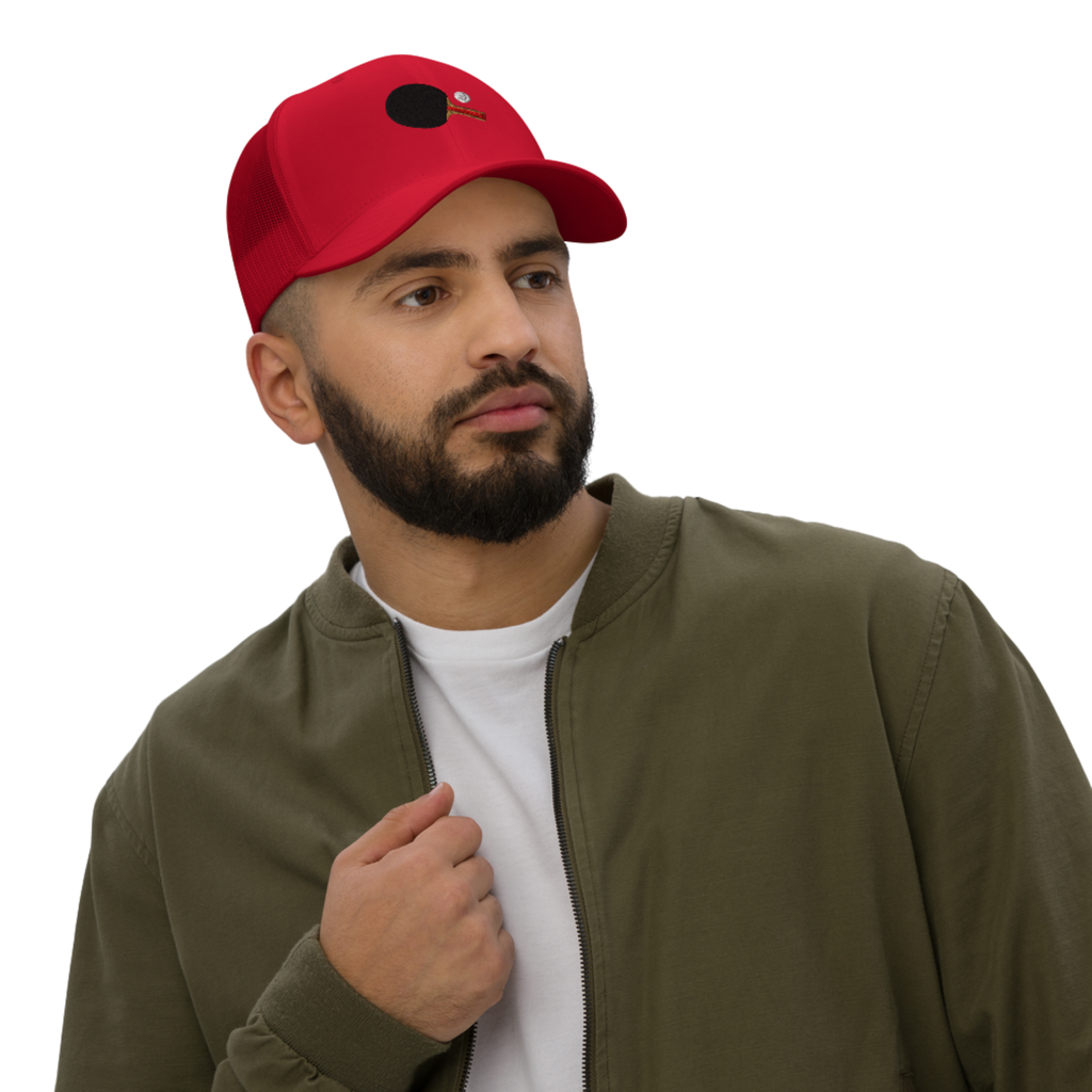 Gorra Trucker Bordada – Heritage Embroidery Edition