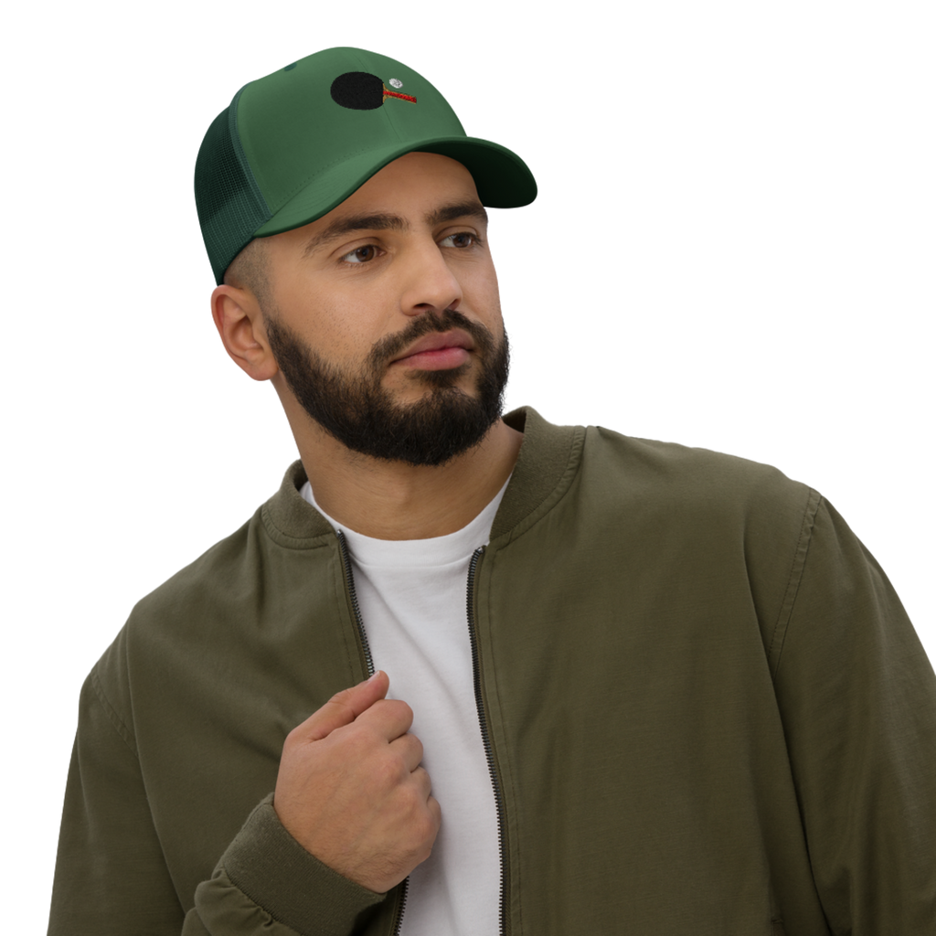 Gorra Trucker Bordada – Heritage Embroidery Edition