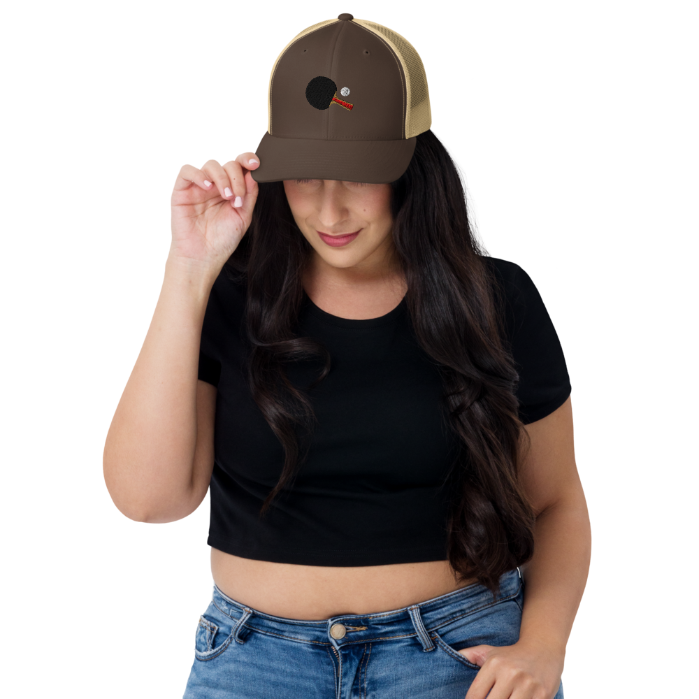 Gorra Trucker Bordada – Heritage Embroidery Edition