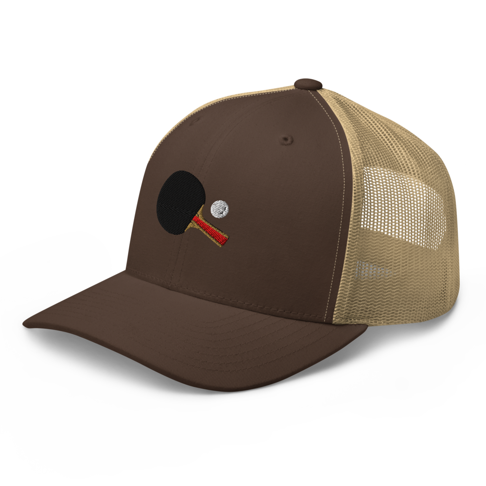 Gorra Trucker Bordada – Heritage Embroidery Edition