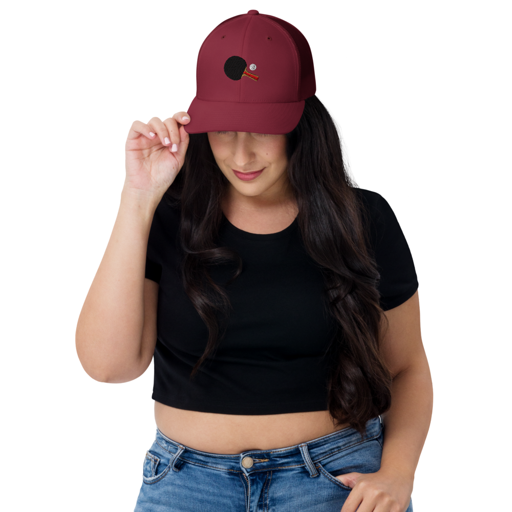 Gorra Trucker Bordada – Heritage Embroidery Edition